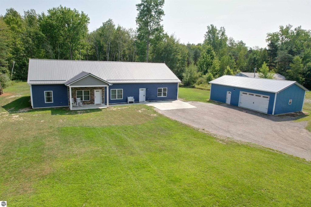Image 2 of property listing at 5277 S Wise Road, Shepherd, MI 48883