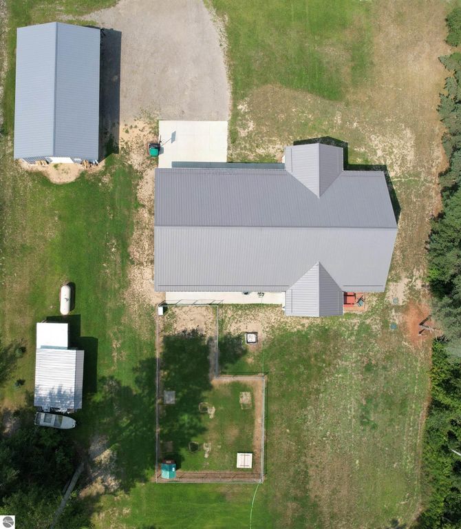 Image 39 of property listing at 5277 S Wise Road, Shepherd, MI 48883