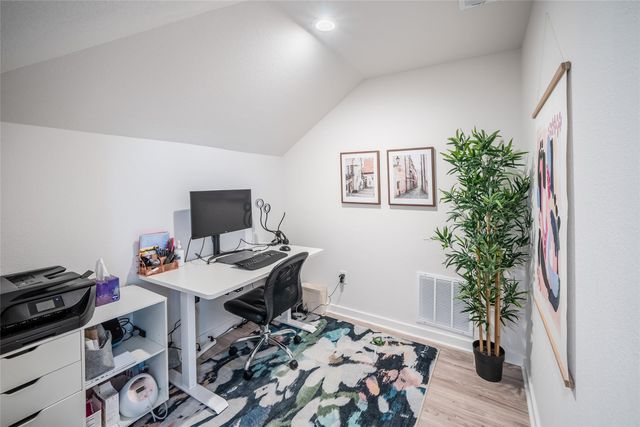 7525 Desert Needle DR, Lago Vista, TX 78645