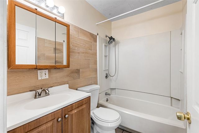 138 Garden Street, Pawtucket, RI 02860