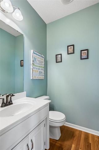 993 S Clearwater Creek Drive, Olathe, KS 66061