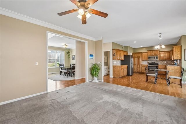 993 S Clearwater Creek Drive, Olathe, KS 66061