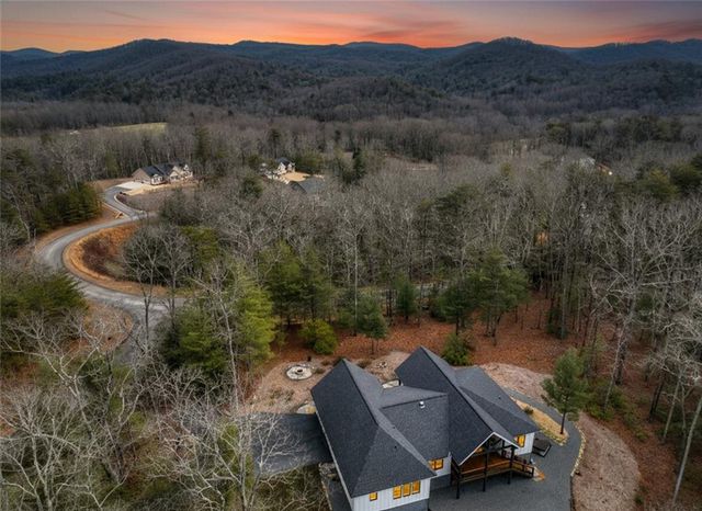 29 Robert Drive, Ellijay, GA 30536