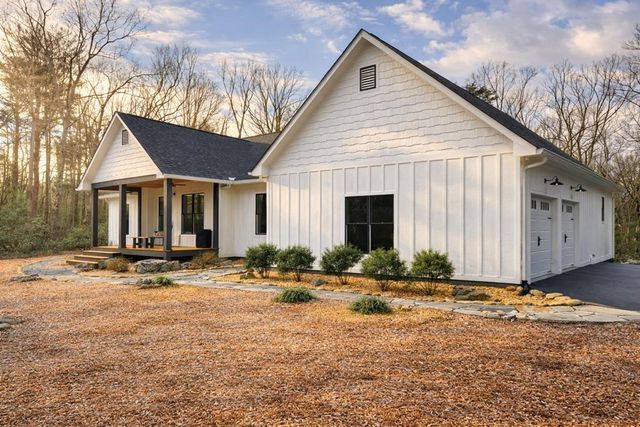 29 Robert Drive, Ellijay, GA 30536