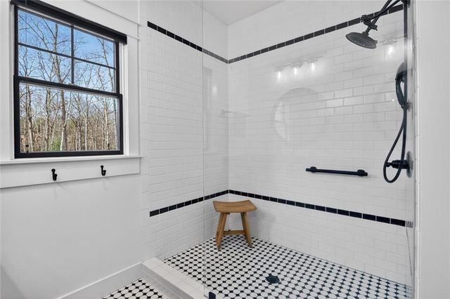 29 Robert Drive, Ellijay, GA 30536