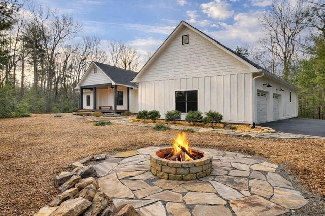 29 Robert Drive, Ellijay, GA 30536