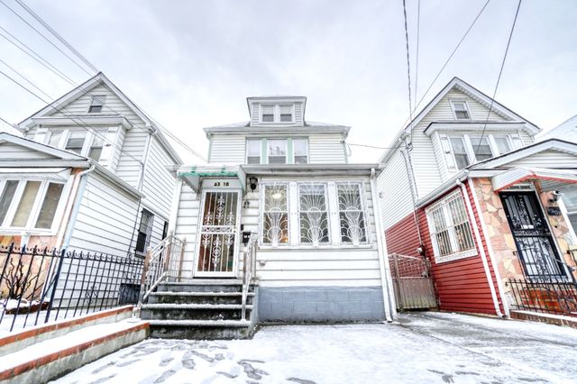 6310 Saunders St, New York City, NY 11374