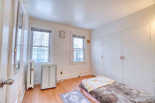 6310 Saunders St, New York City, NY 11374