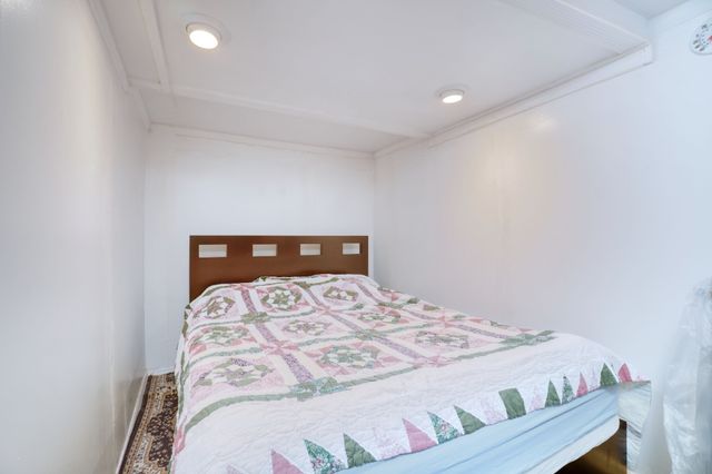 6310 Saunders St, New York City, NY 11374