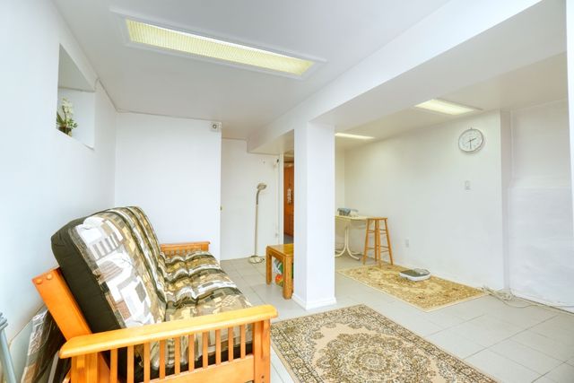 6310 Saunders St, New York City, NY 11374