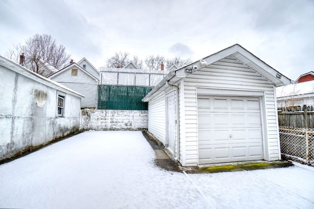 6310 Saunders St, New York City, NY 11374