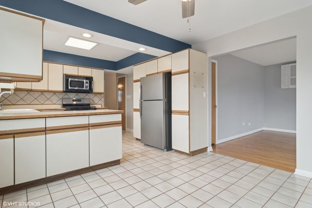 1600 N 17th Avenue 1, Melrose Park, IL 60160