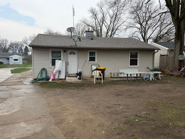 1916 Loomis Street, Rockford, IL 61102