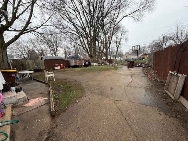 1916 Loomis Street, Rockford, IL 61102