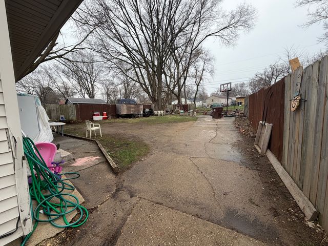 1916 Loomis Street, Rockford, IL 61102