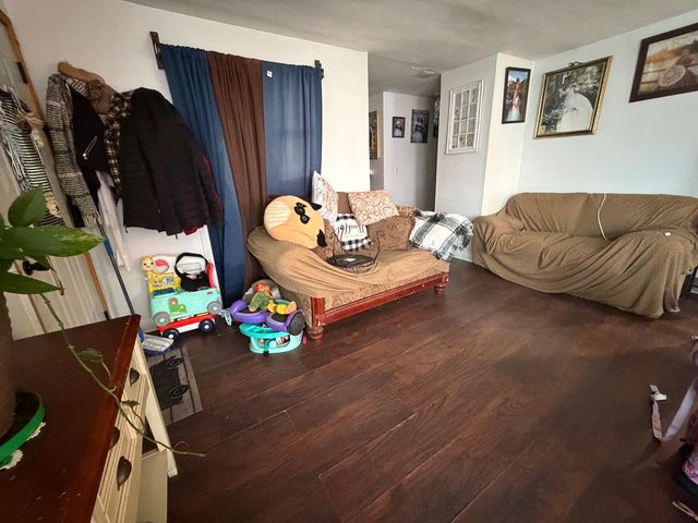 1916 Loomis Street, Rockford, IL 61102