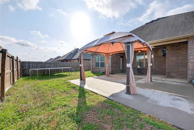 201 Cisterna Drive, Centerton, AR 72719