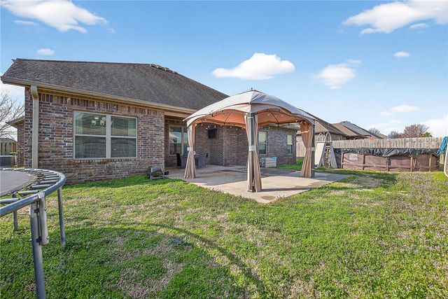 201 Cisterna Drive, Centerton, AR 72719