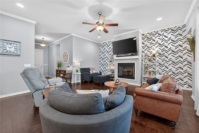 201 Cisterna Drive, Centerton, AR 72719