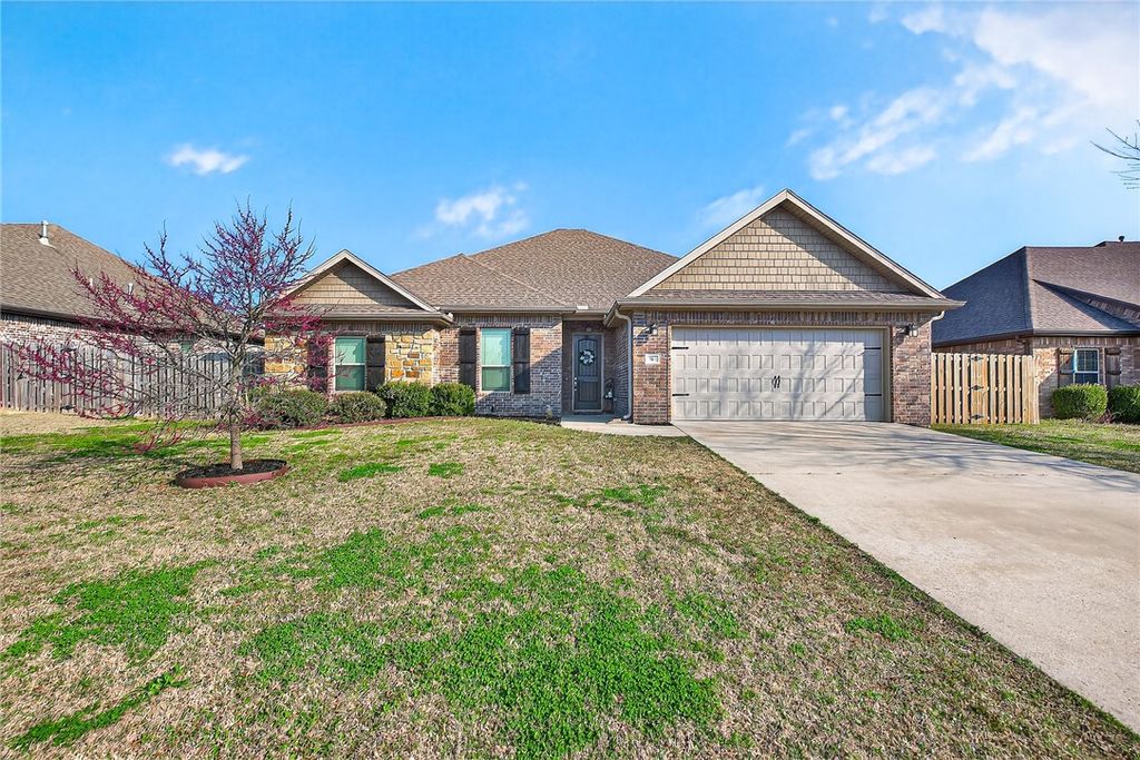 201 Cisterna Drive, Centerton, AR 72719