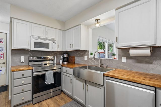885 4th Street, Waukee, IA 50263