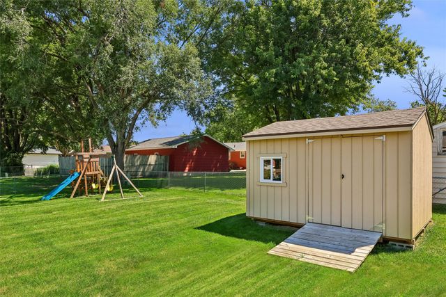 885 4th Street, Waukee, IA 50263