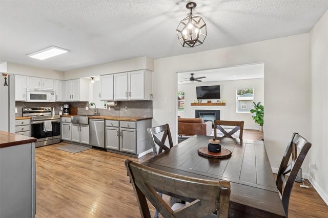 885 4th Street, Waukee, IA 50263