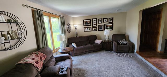 8736 Nicole Drive, Fort Wayne, IN 46806