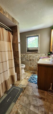 8736 Nicole Drive, Fort Wayne, IN 46806