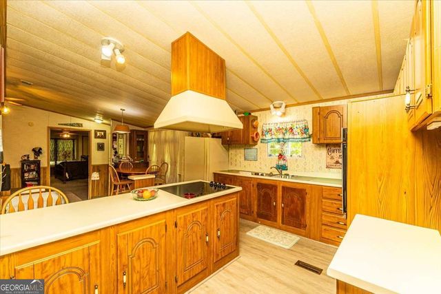 1064 Martin Griffeth Road, Hull, GA 30646