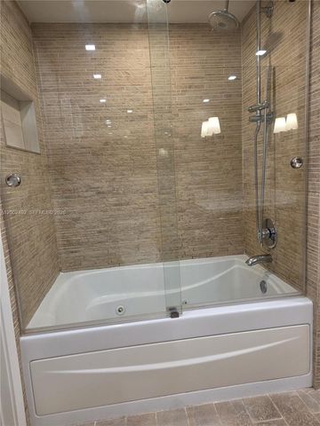 50 Biscayne Boulevard 804, Miami, FL 33132