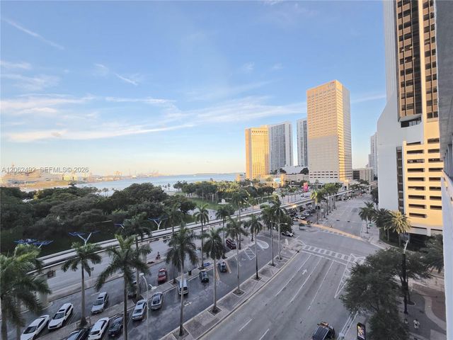 50 Biscayne Boulevard 804, Miami, FL 33132