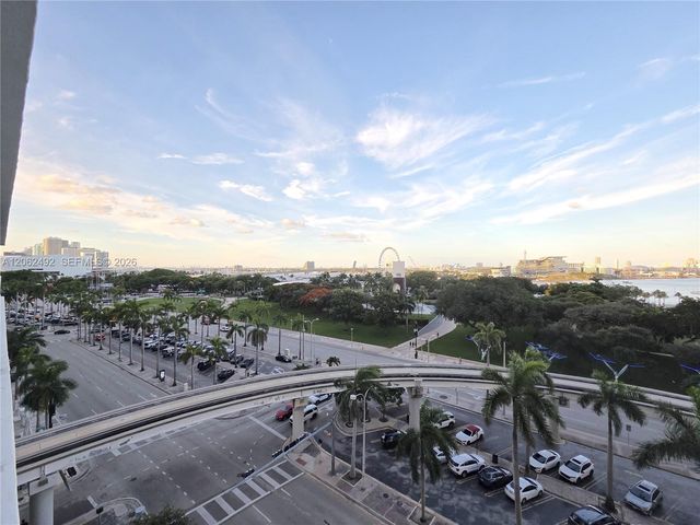 50 Biscayne Boulevard 804, Miami, FL 33132
