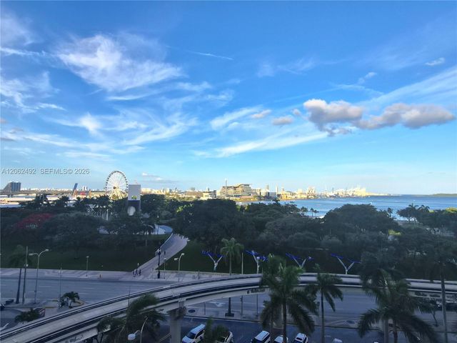 50 Biscayne Boulevard 804, Miami, FL 33132