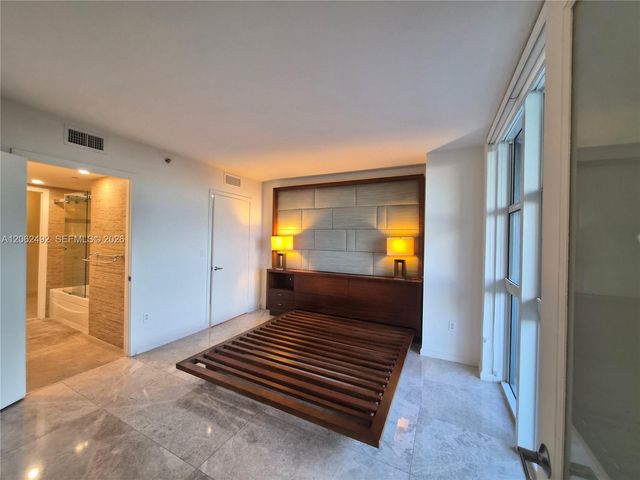 50 Biscayne Boulevard 804, Miami, FL 33132