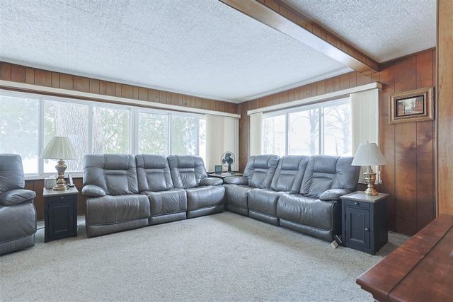 15899 Lakeview Drive, Buchanan, MI 49107