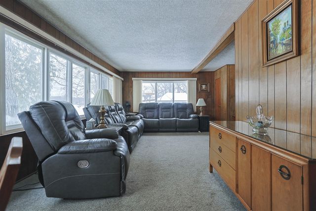 15899 Lakeview Drive, Buchanan, MI 49107