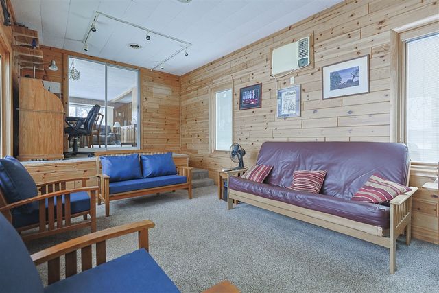 15899 Lakeview Drive, Buchanan, MI 49107