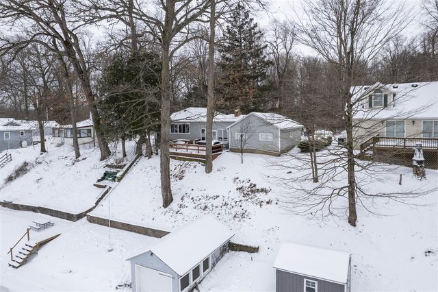 15899 Lakeview Drive, Buchanan, MI 49107