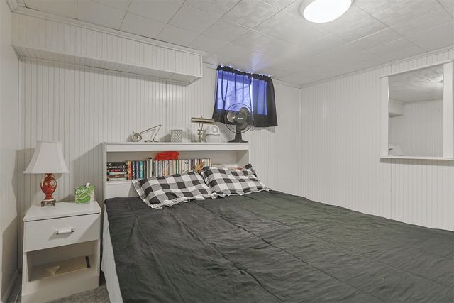 15899 Lakeview Drive, Buchanan, MI 49107