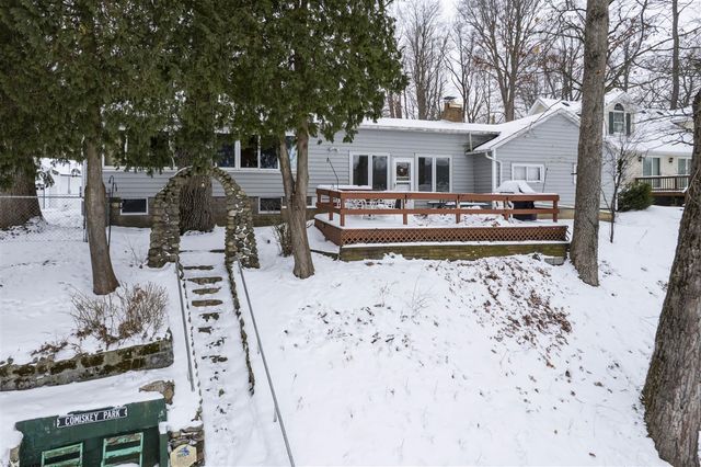 15899 Lakeview Drive, Buchanan, MI 49107