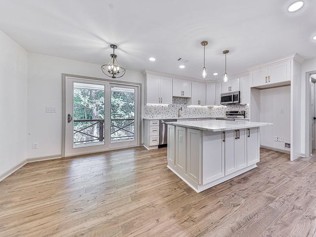 221 Wonewok Drive, Canton, GA 30114