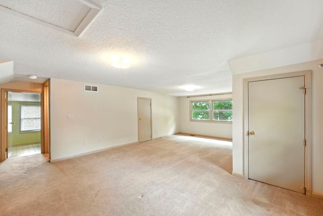 1700 E Linker Road, Columbia City, IN 46725