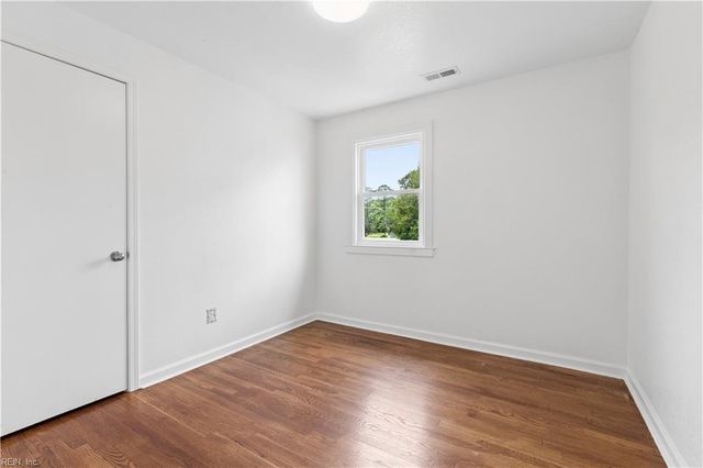 3070 Friends RD, Hayes, VA 23072