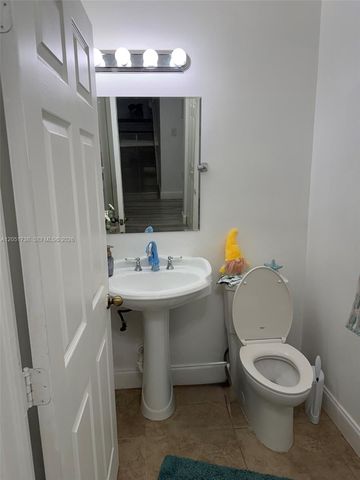 4149 NE 26th St, Homestead, FL 33033