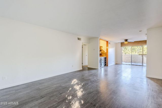 4950 N MILLER Road 135, Scottsdale, AZ 85251