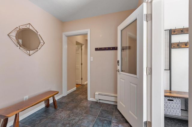 27 Oak Ave, Lunenburg, MA 01462