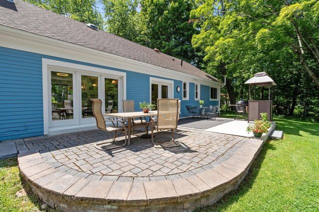 27 Oak Ave, Lunenburg, MA 01462