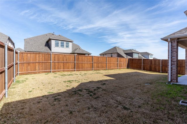 5200 Woodway Drive, Denton, TX 76226