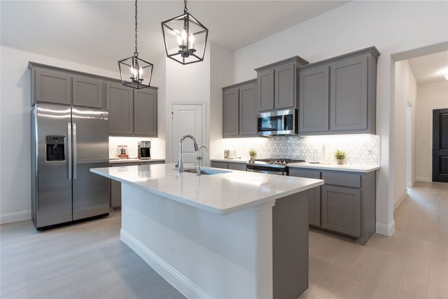 5200 Woodway Drive, Denton, TX 76226